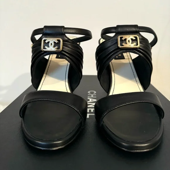 Chanel sandals (Authentic) - Picture 5 of 14